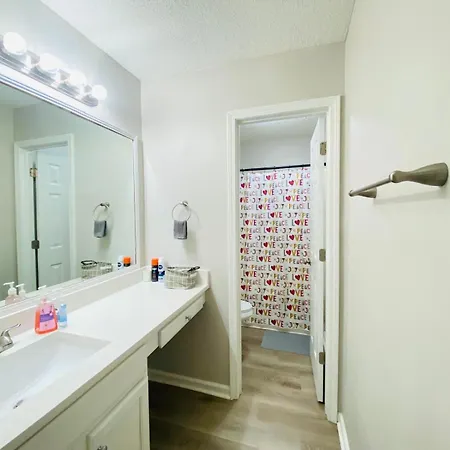 Spacious Room With Shared Bathroom Raleigh Exterior foto