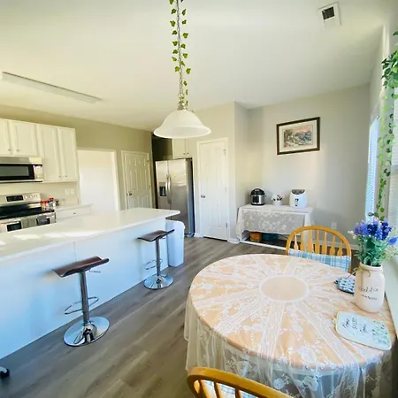Spacious Room With Shared Bathroom Raleigh Exterior foto