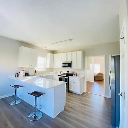 Spacious Room With Shared Bathroom Raleigh Exterior foto