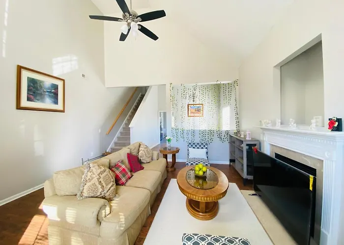 Spacious Room With Shared Bathroom