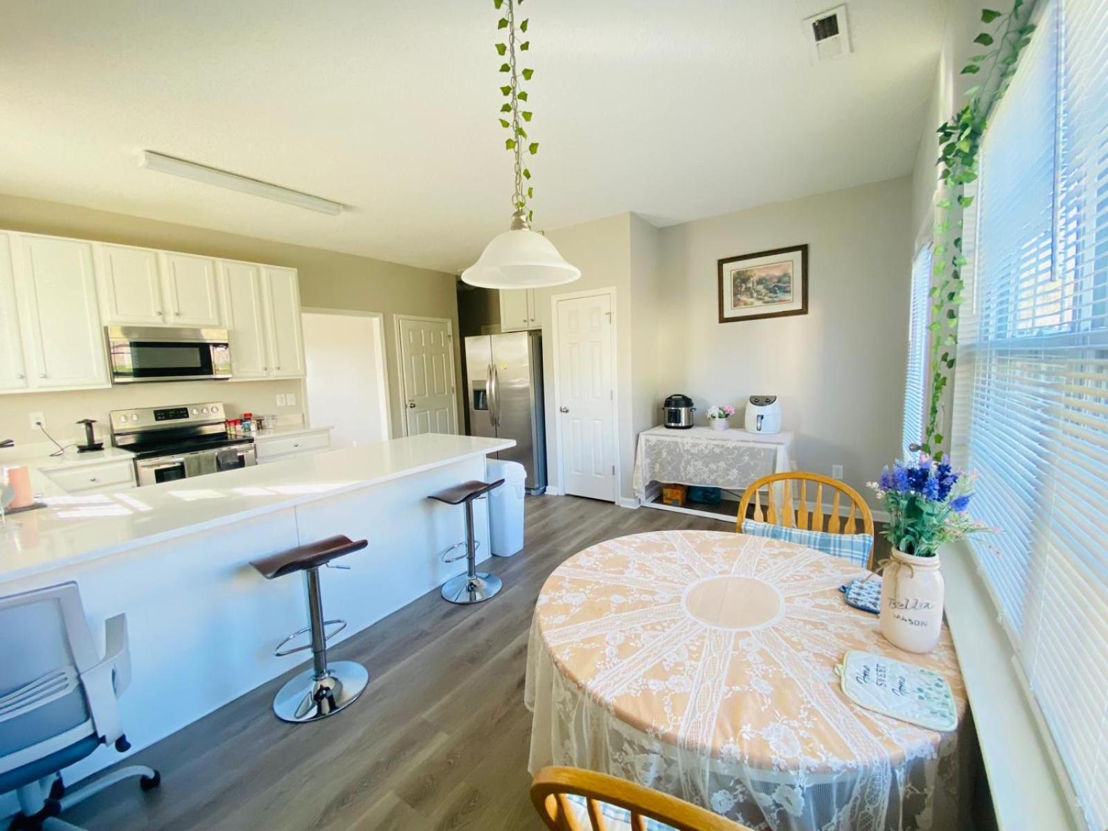 Spacious With Shared Bathroom Homestay *