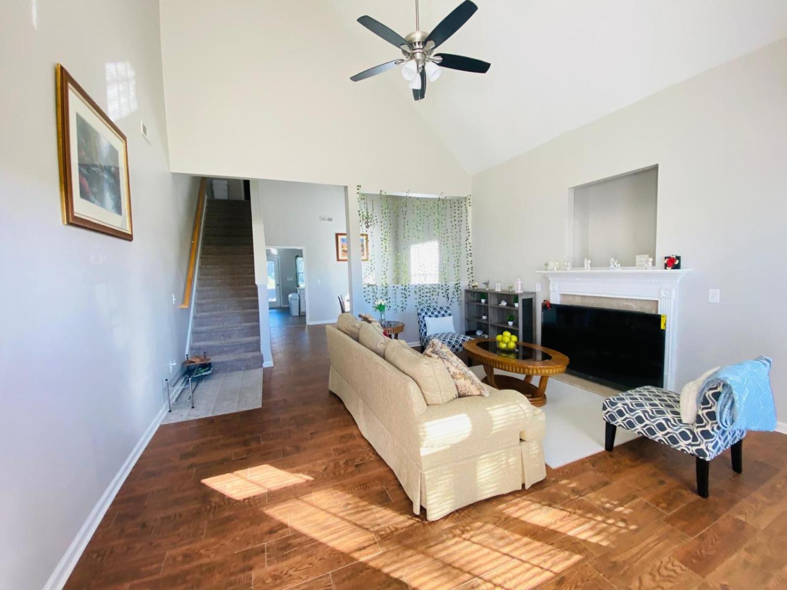 Homestay Spacious With Shared Bathroom Raleigh