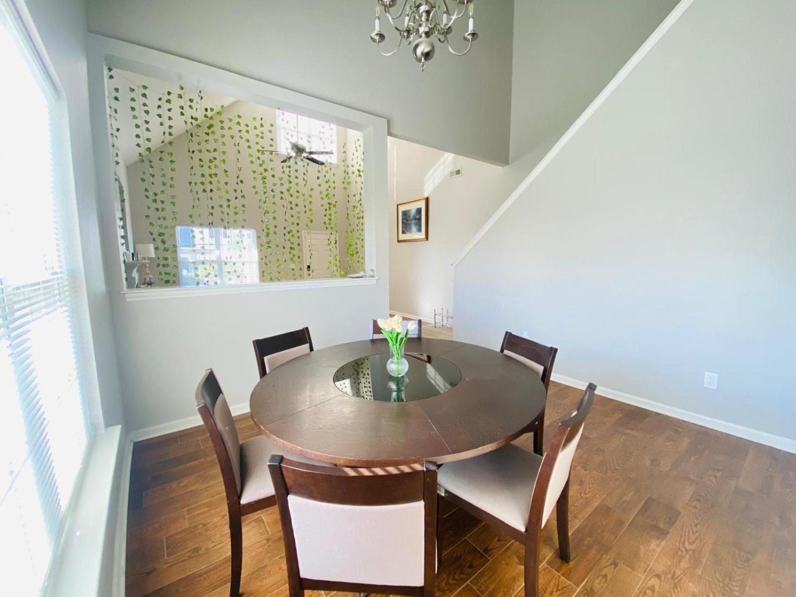 Homestay Spacious With Shared Bathroom Raleigh